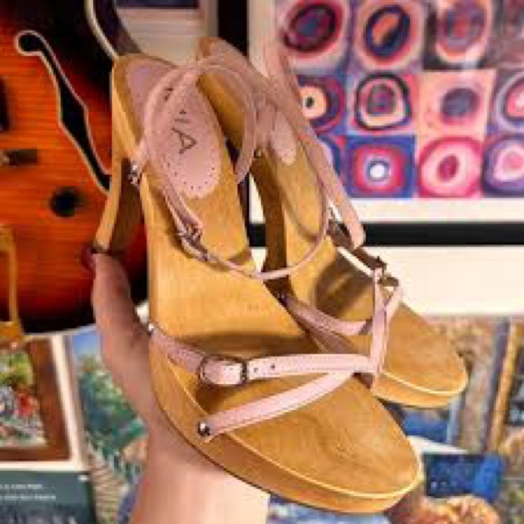 MIA Shoes - MIA Women's wooden and pink Strappy Heels size 8